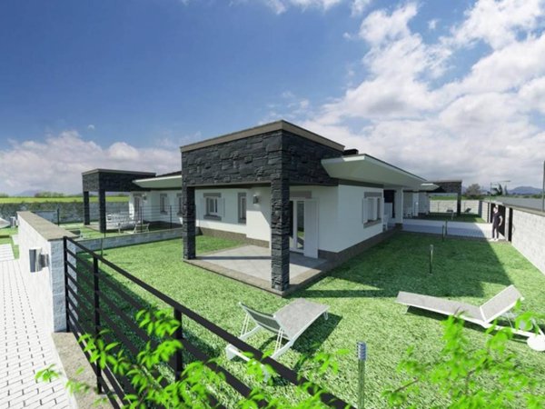 casa indipendente in vendita ad Anzio in zona Anzio Colonia
