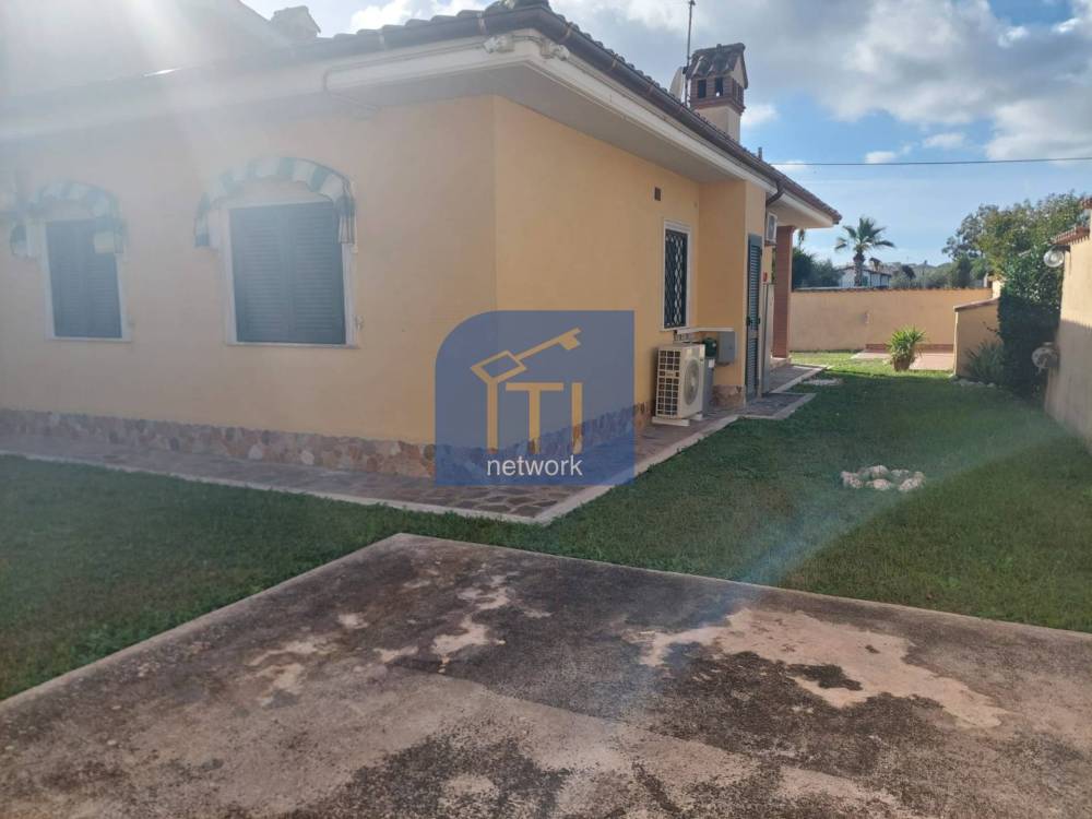 casa indipendente in vendita ad Anzio