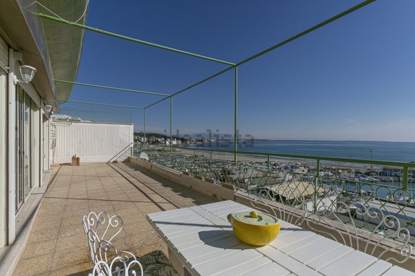 appartamento in vendita ad Anzio in zona Mare