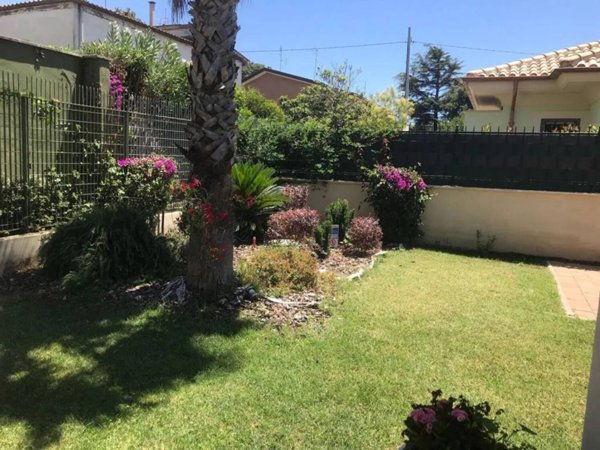 casa indipendente in vendita ad Anzio in zona Cincinnato