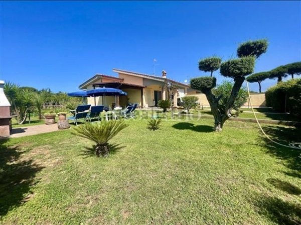 casa indipendente in vendita ad Anzio