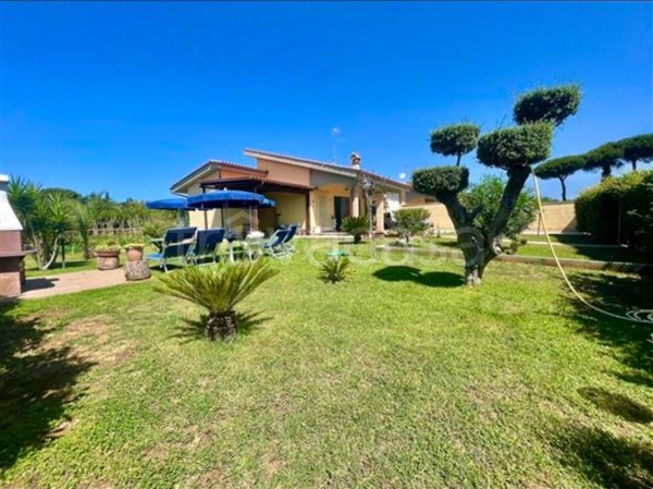 casa indipendente in vendita ad Anzio