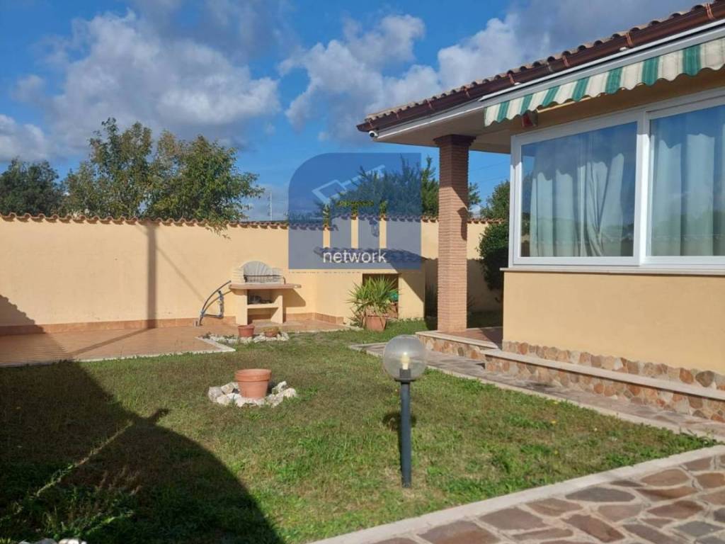 casa indipendente in vendita ad Anzio in zona Stazione