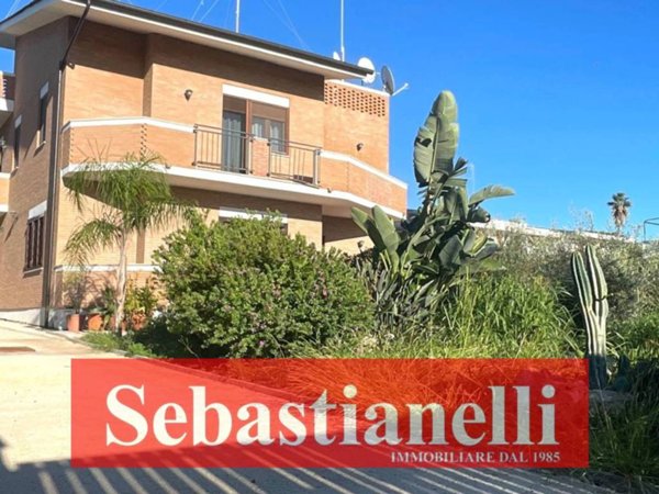 casa indipendente in vendita ad Anzio in zona Mare