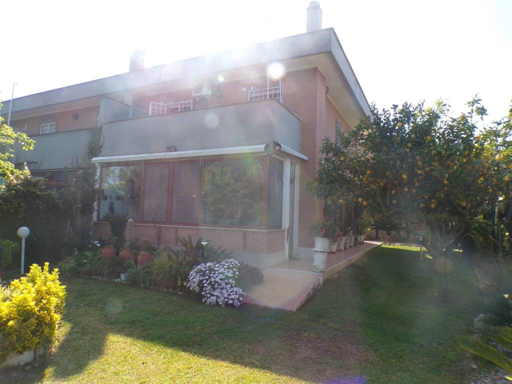 casa indipendente in vendita ad Anzio