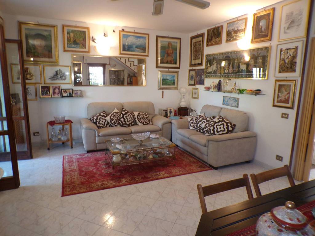 casa indipendente in vendita ad Anzio