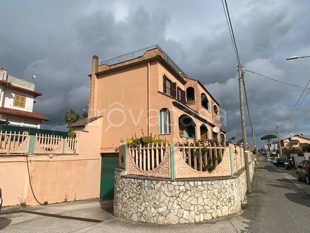 casa indipendente in vendita ad Anzio