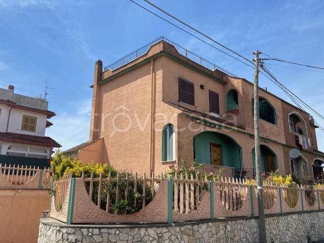 casa indipendente in vendita ad Anzio