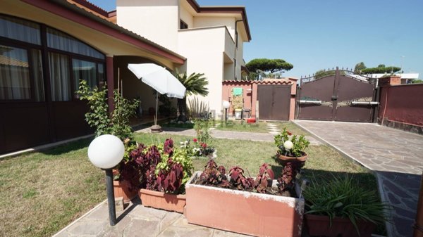 casa indipendente in vendita ad Anzio in zona Villa Claudia