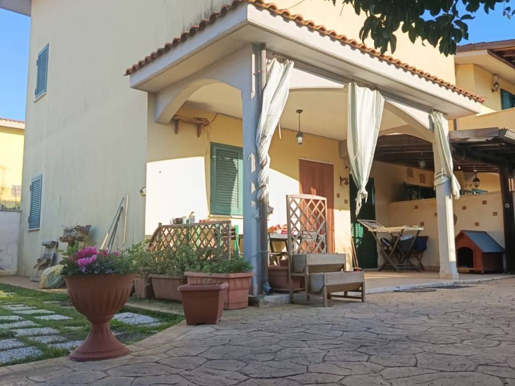 casa indipendente in vendita ad Anzio in zona Lido dei Pini