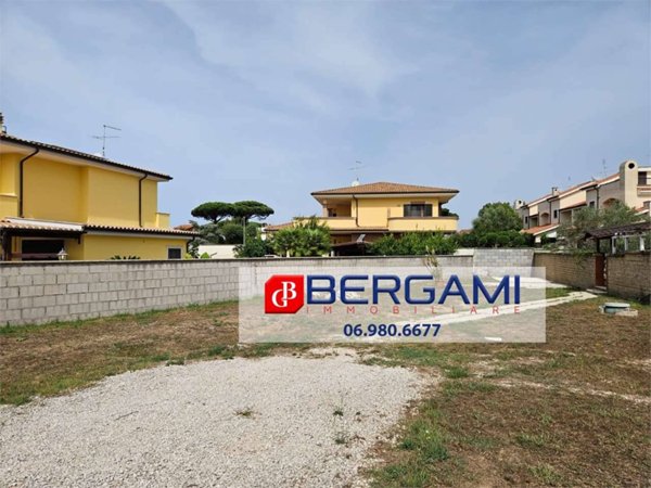 terreno in vendita ad Anzio in zona Villa Claudia