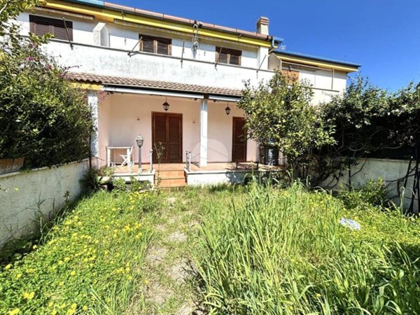 casa indipendente in vendita ad Anzio in zona Mare