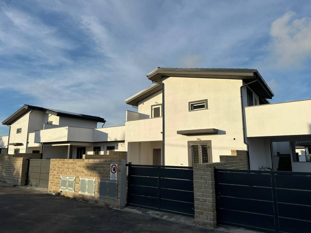 casa indipendente in vendita ad Anzio