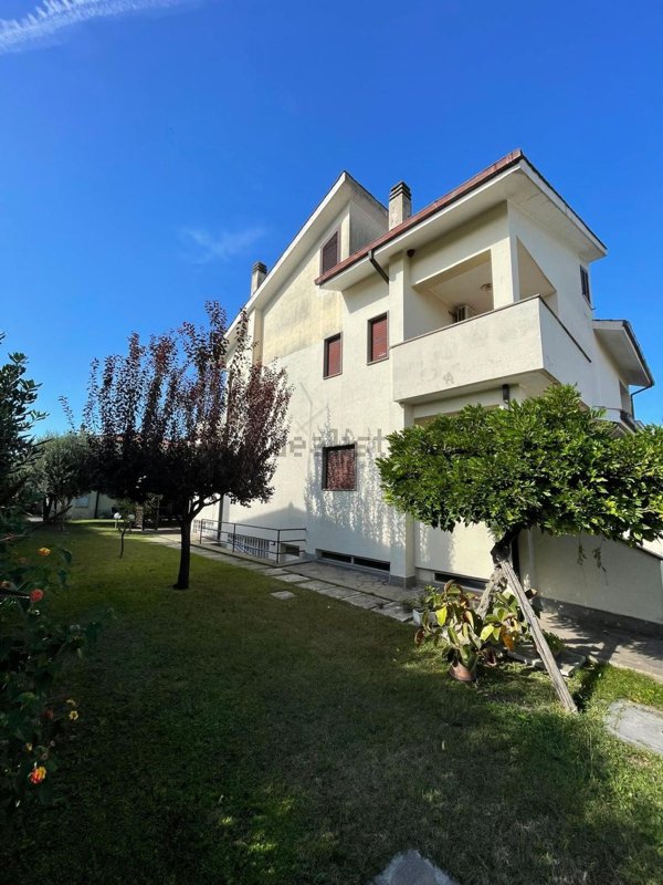 casa indipendente in vendita ad Anzio in zona Stazione