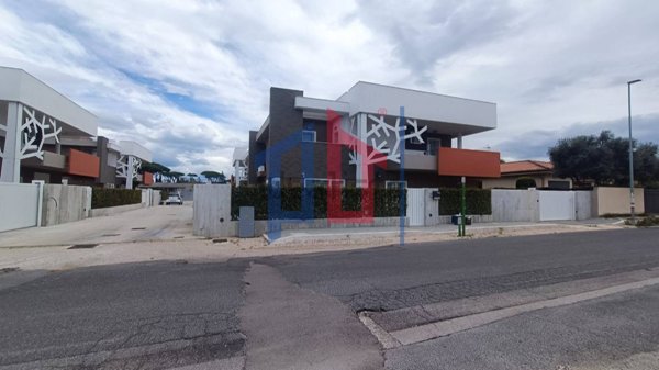 casa indipendente in vendita ad Anzio