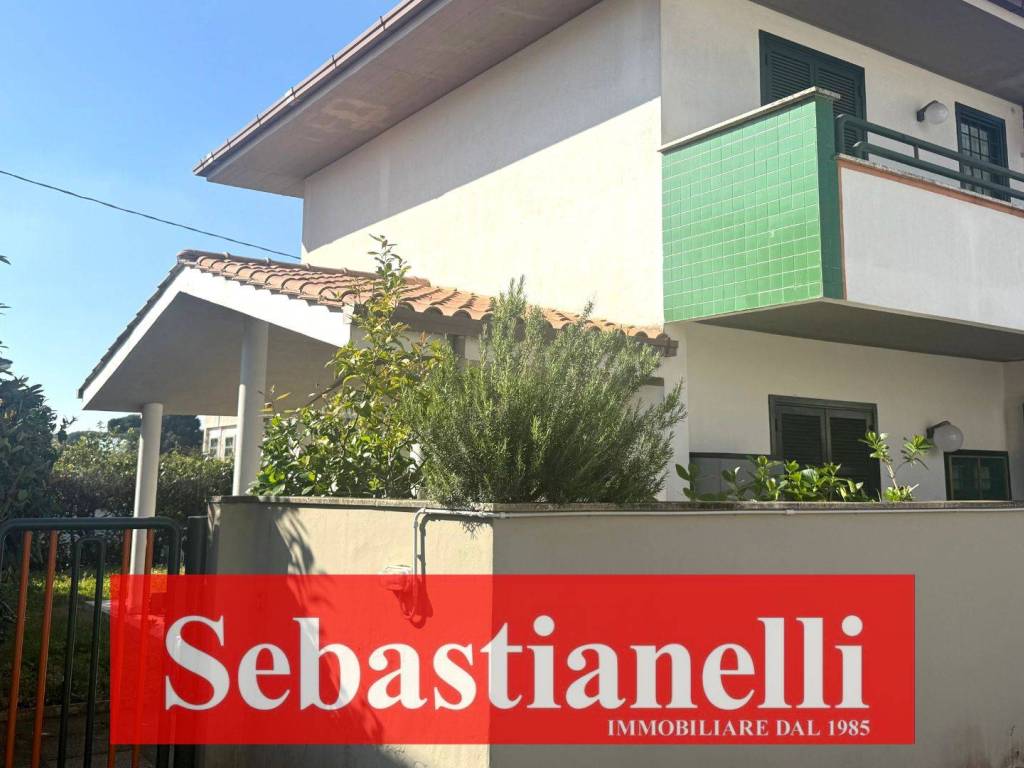 casa indipendente in vendita ad Anzio in zona Mare