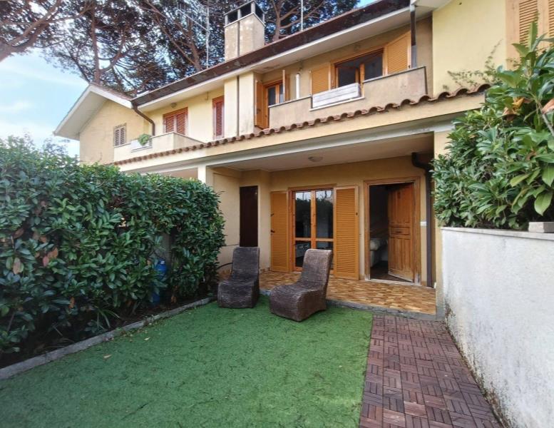 casa indipendente in vendita ad Anzio in zona Mare