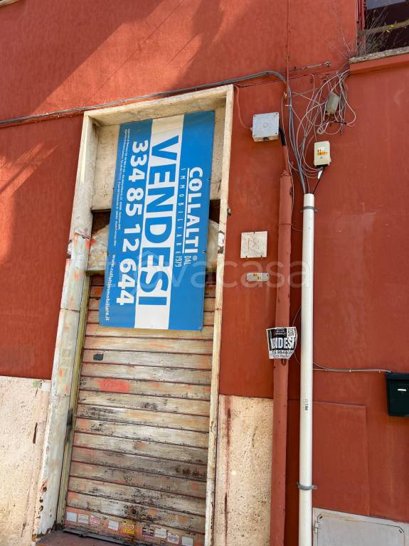 locale commerciale in vendita ad Anzio
