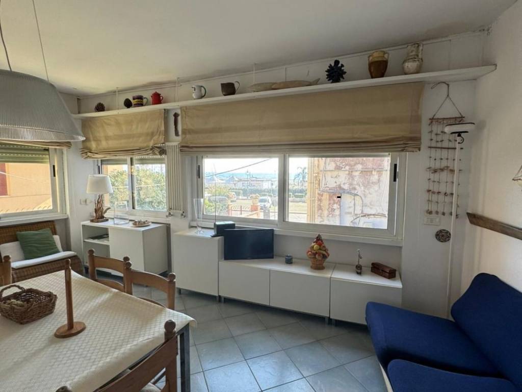 appartamento in vendita ad Anzio in zona Mare