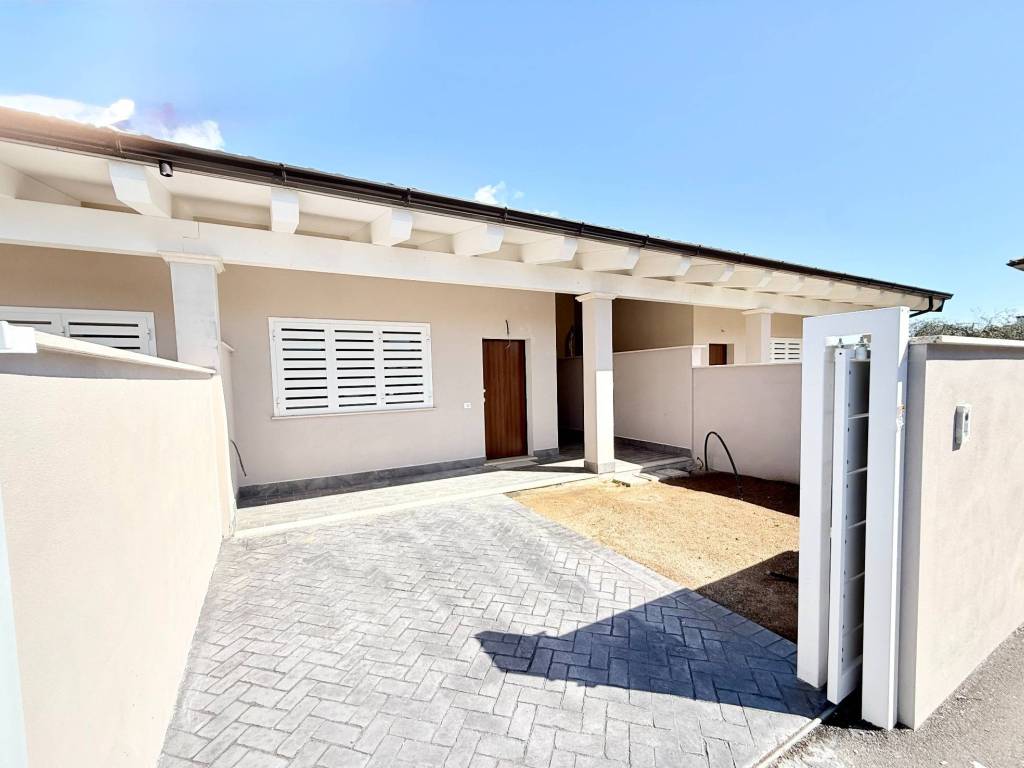 casa indipendente in vendita ad Anzio in zona Stazione