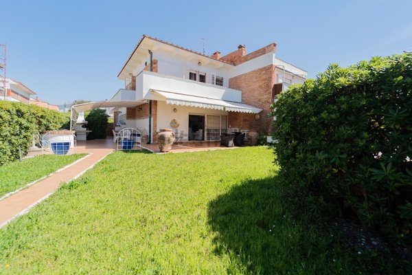 casa indipendente in vendita ad Anzio in zona Cincinnato
