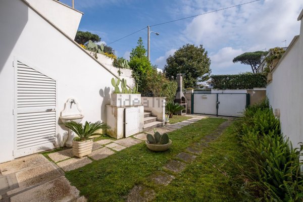 appartamento in vendita ad Anzio in zona Mare