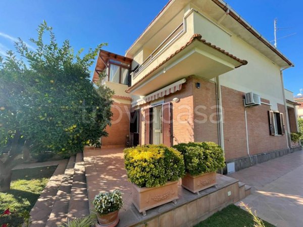 casa indipendente in vendita ad Anzio in zona Stazione