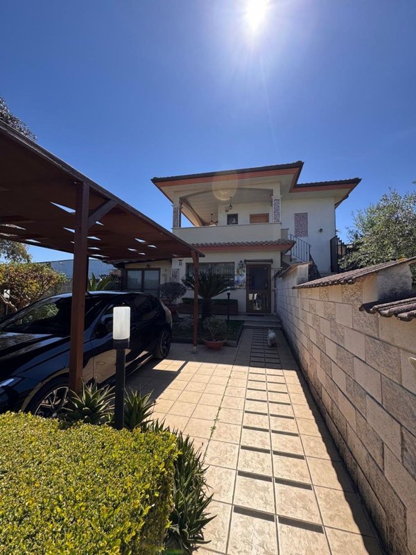 casa indipendente in vendita ad Anzio