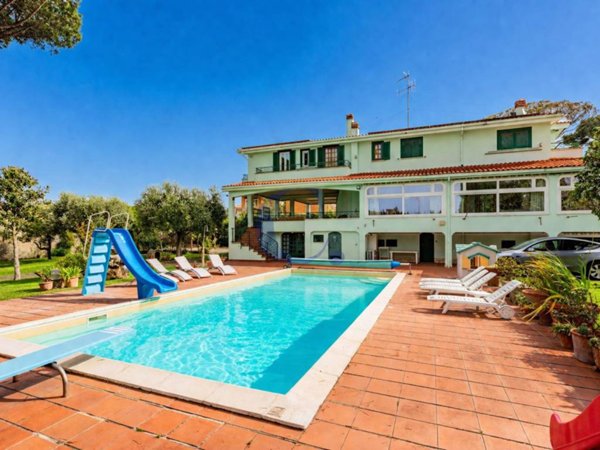 casa indipendente in vendita ad Anzio in zona Cincinnato