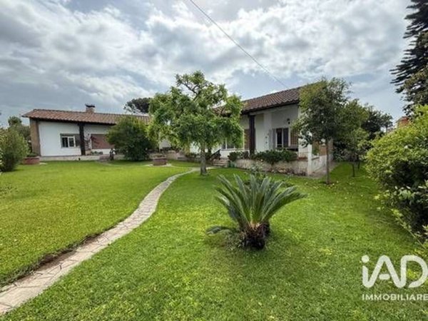 casa indipendente in vendita ad Anzio in zona Lido dei Pini