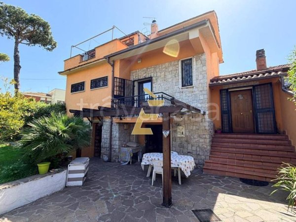 casa indipendente in vendita ad Anzio in zona Lido dei Pini