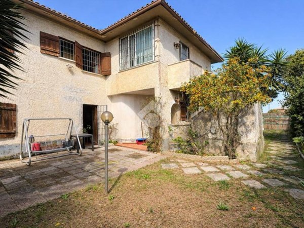 casa indipendente in vendita ad Anzio in zona Villa Claudia