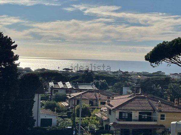 pentavano in vendita ad Anzio in zona Mare