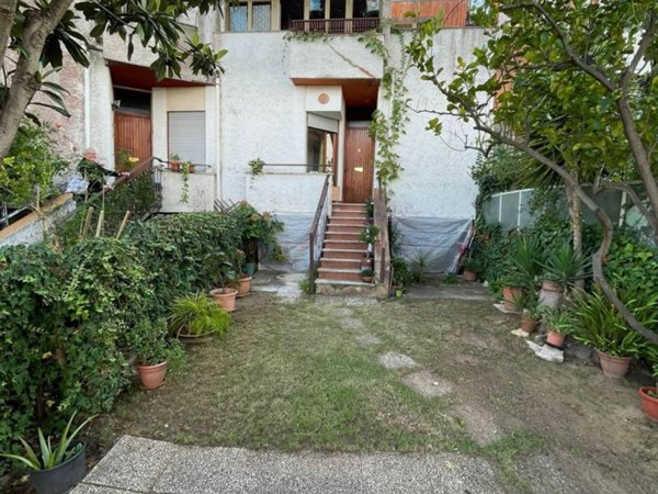 casa indipendente in vendita ad Anzio in zona Mare