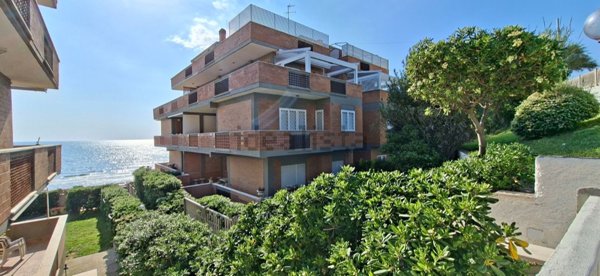 appartamento in vendita ad Anzio in zona Mare