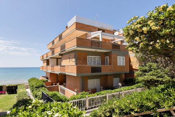 appartamento in vendita ad Anzio in zona Mare