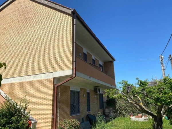 appartamento in vendita ad Anzio in zona Mare