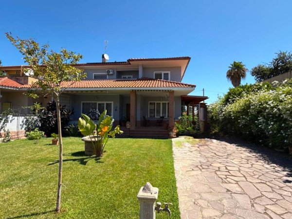 casa indipendente in vendita ad Anzio in zona Lido dei Pini