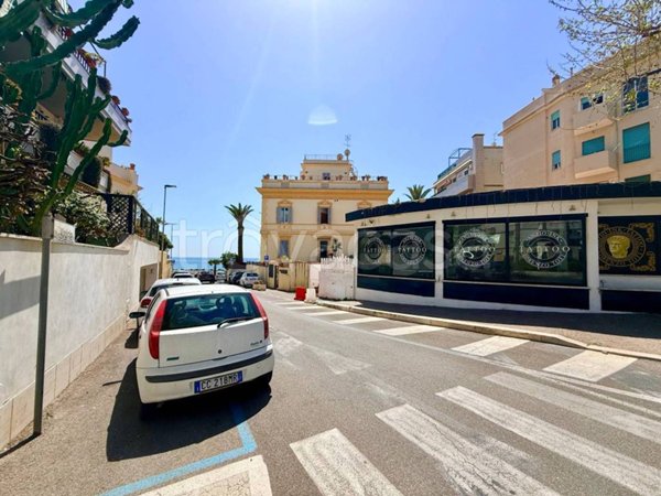 appartamento in vendita ad Anzio in zona Mare