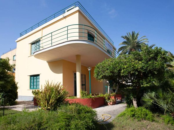 casa indipendente in vendita ad Anzio in zona Stazione