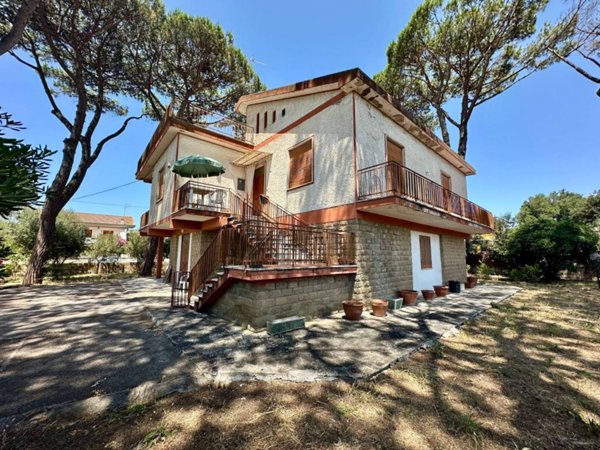 casa indipendente in vendita ad Anzio in zona Villa Claudia