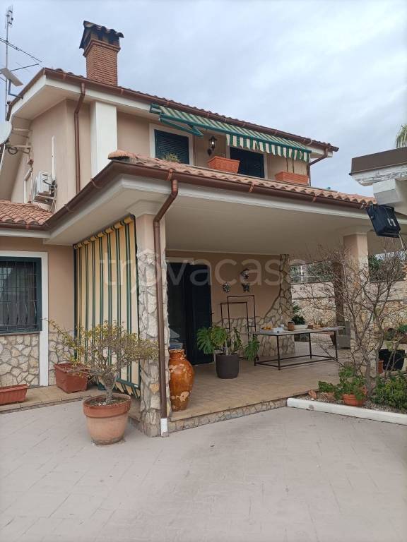 casa indipendente in vendita ad Anzio