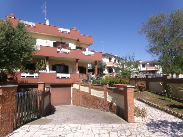 casa indipendente in vendita ad Anzio in zona Mare