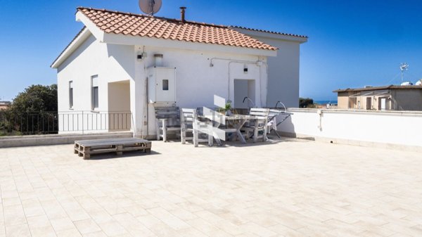 appartamento in vendita ad Anzio in zona Lido delle Sirene