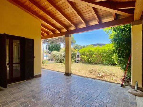 casa indipendente in vendita ad Anzio in zona Stazione