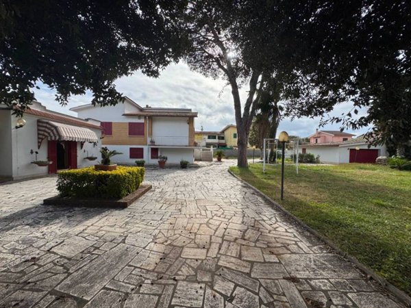 casa indipendente in vendita ad Anzio in zona Lido dei Pini