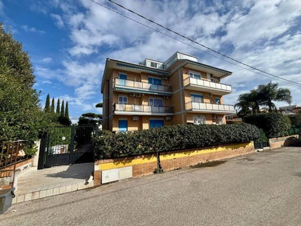 appartamento in vendita ad Anzio in zona Mare