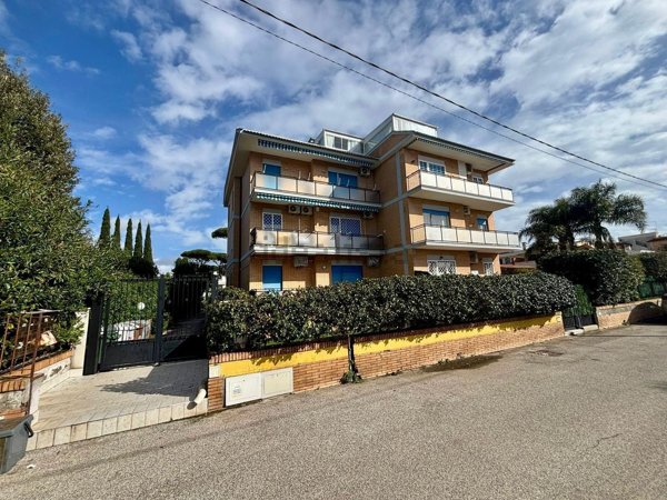 appartamento in vendita ad Anzio in zona Mare