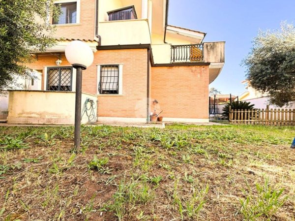 appartamento in vendita ad Anzio in zona Villa Claudia