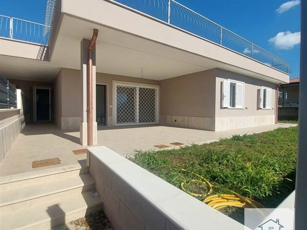 casa indipendente in vendita ad Anzio in zona Villa Claudia